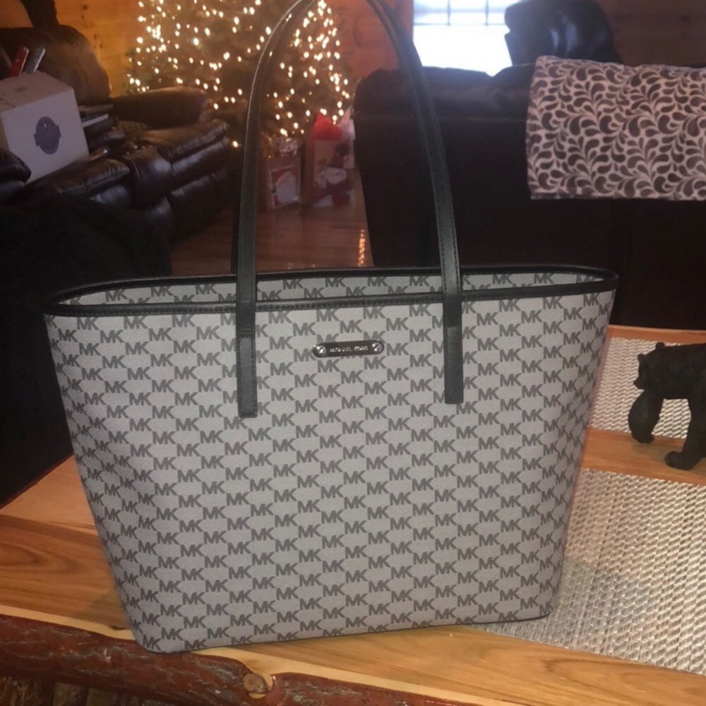 MK purse